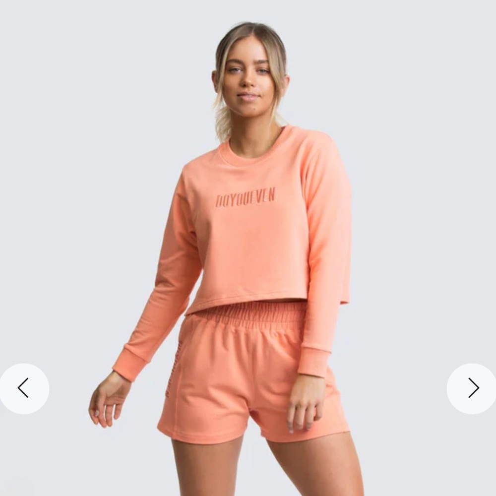 DOYOUEVEN Cropped Jumper/crew neck sweatshirt